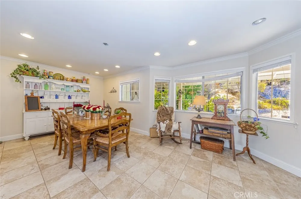 50622 Critter Creek Lane Oakhurst, CA 93644