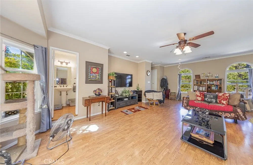 50622 Critter Creek Lane Oakhurst, CA 93644