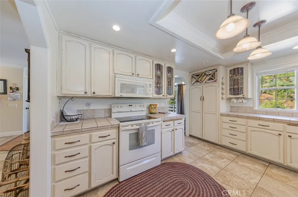 50622 Critter Creek Lane Oakhurst, CA 93644
