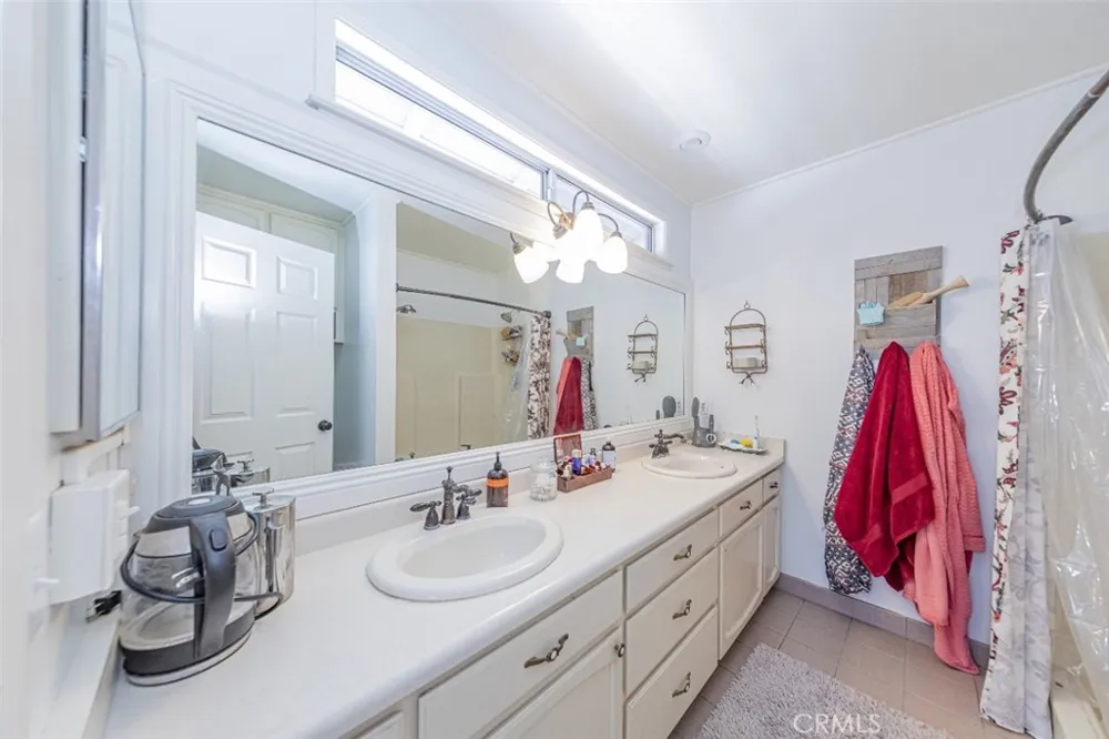 50622 Critter Creek Lane Oakhurst, CA 93644