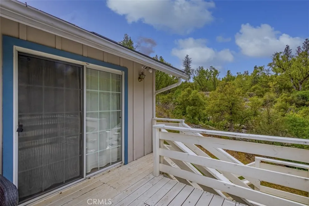 50622 Critter Creek Lane Oakhurst, CA 93644