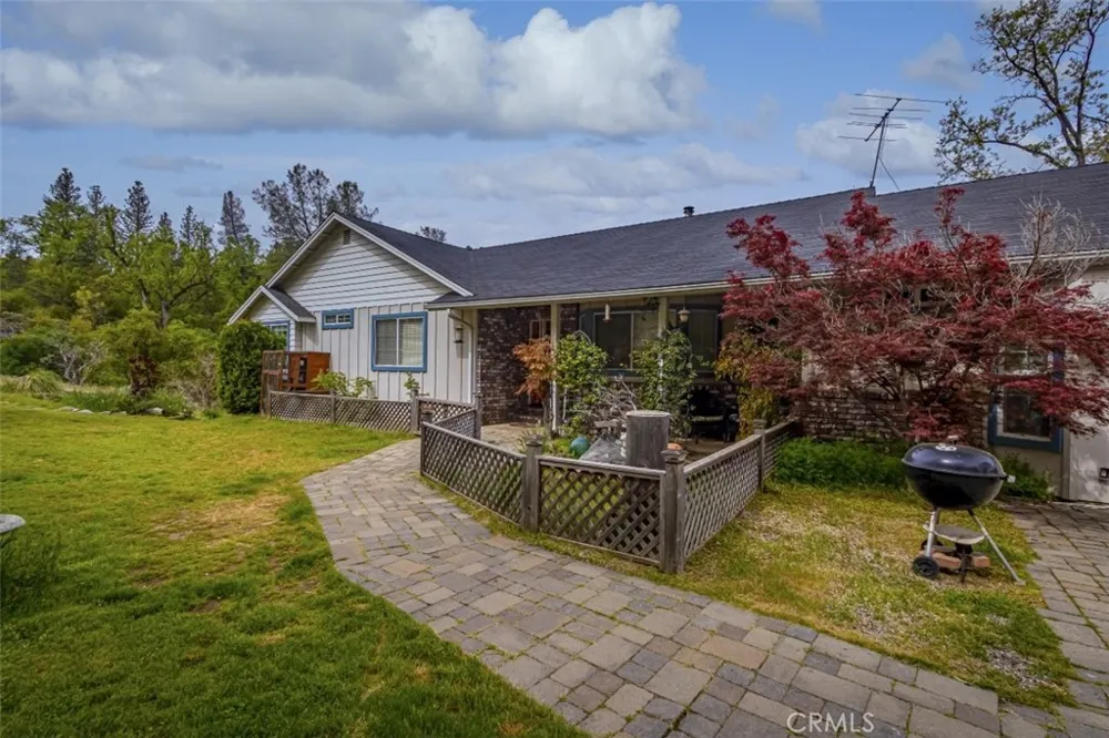 50622 Critter Creek Lane Oakhurst, CA 93644