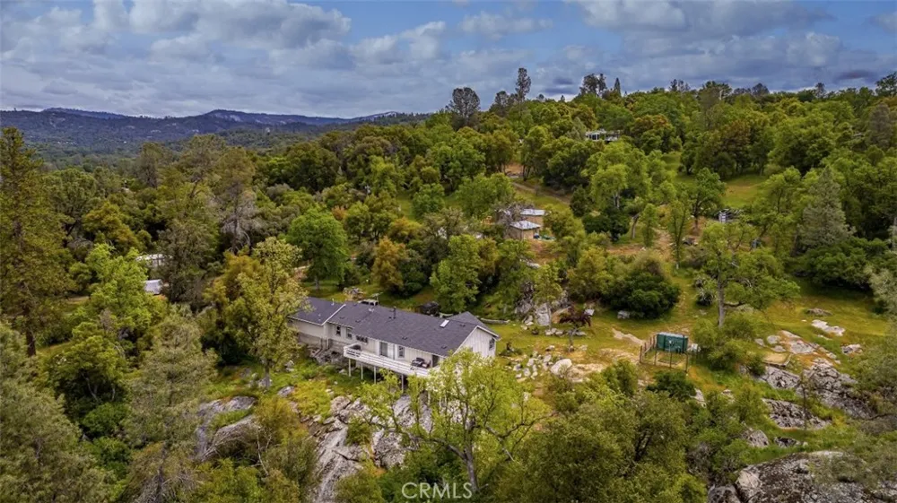 50622 Critter Creek Lane Oakhurst, CA 93644