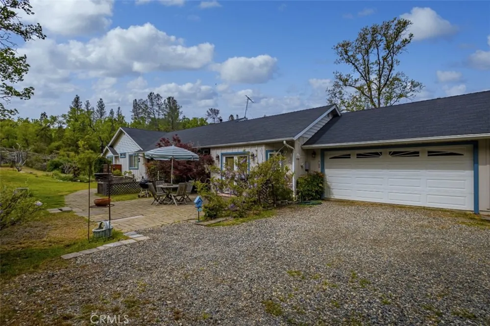 50622 Critter Creek Lane Oakhurst, CA 93644