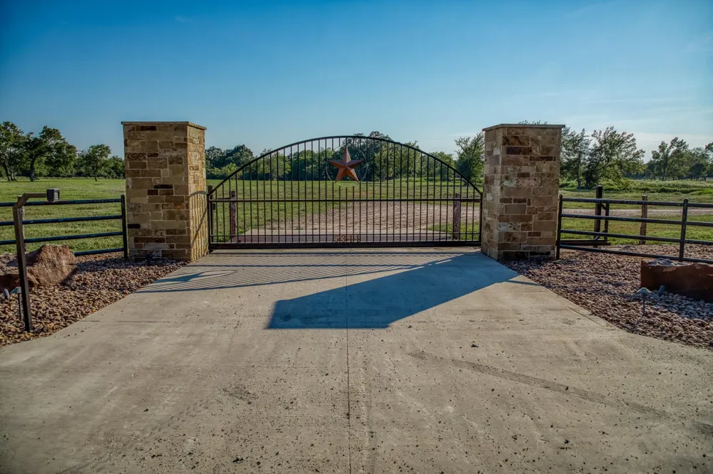 5344 Andert Road Bryan, TX 77808