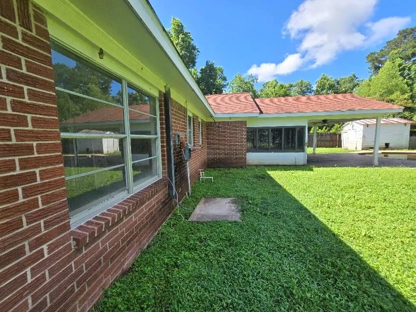 424 County Road 140 Liberty, TX 77575