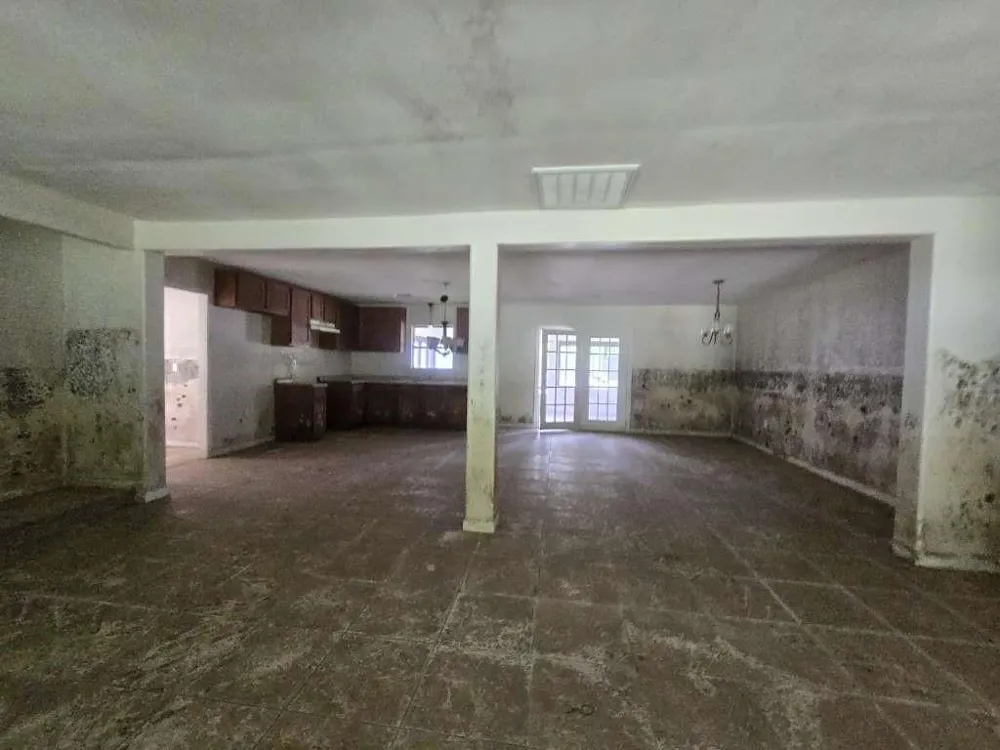 424 County Road 140 Liberty, TX 77575