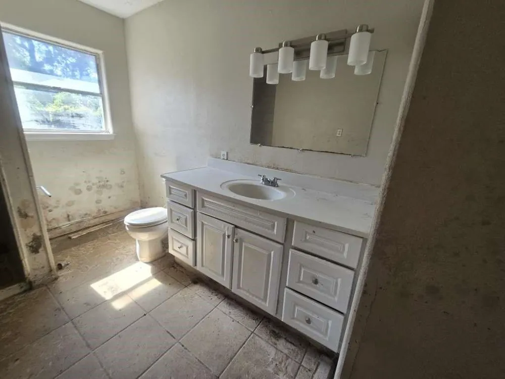 424 County Road 140 Liberty, TX 77575