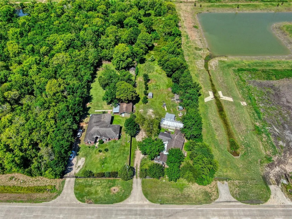 3645 County Road 58 Manvel, TX 77578