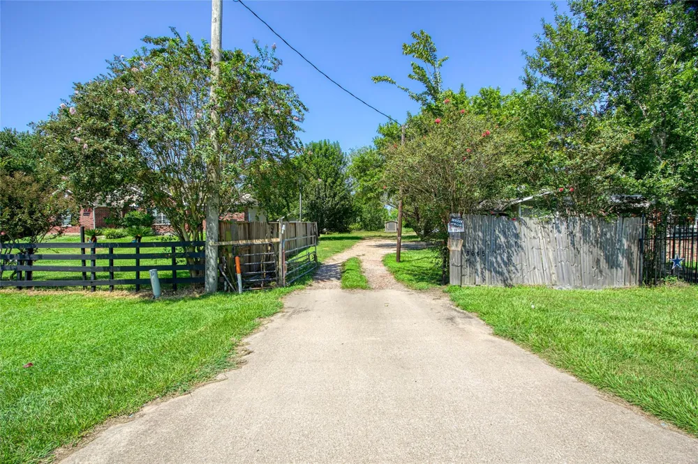 3645 County Road 58 Manvel, TX 77578