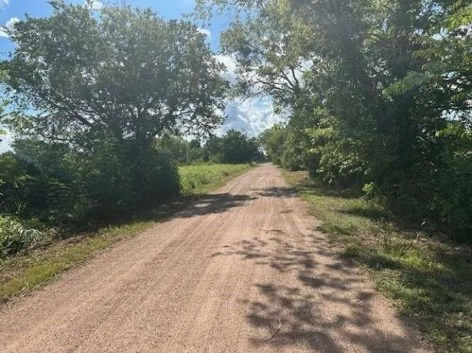 9411 Heron Lane Bellville, TX 77418