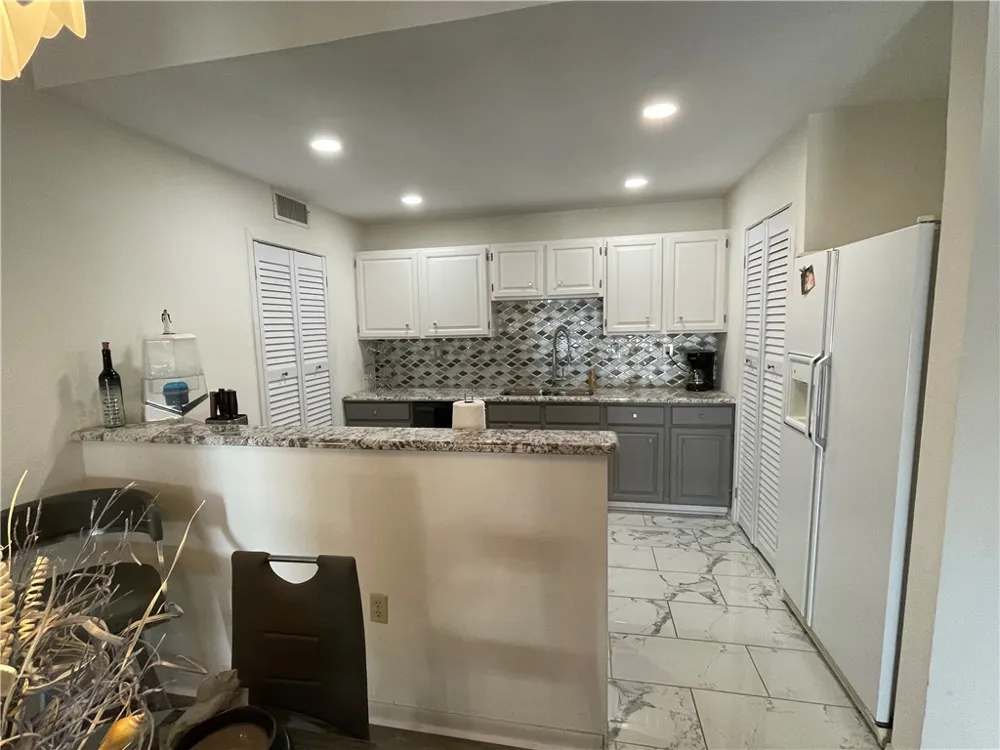 520 S Chaparral Street #402 Corpus Christi, TX 78401
