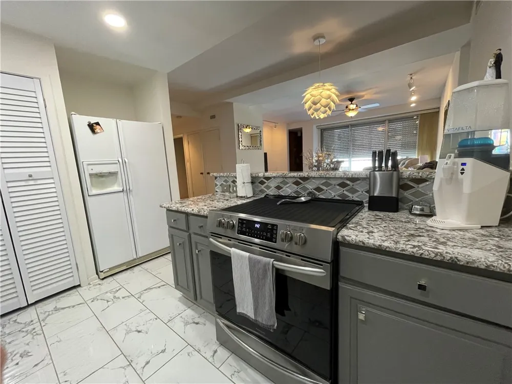 520 S Chaparral Street #402 Corpus Christi, TX 78401