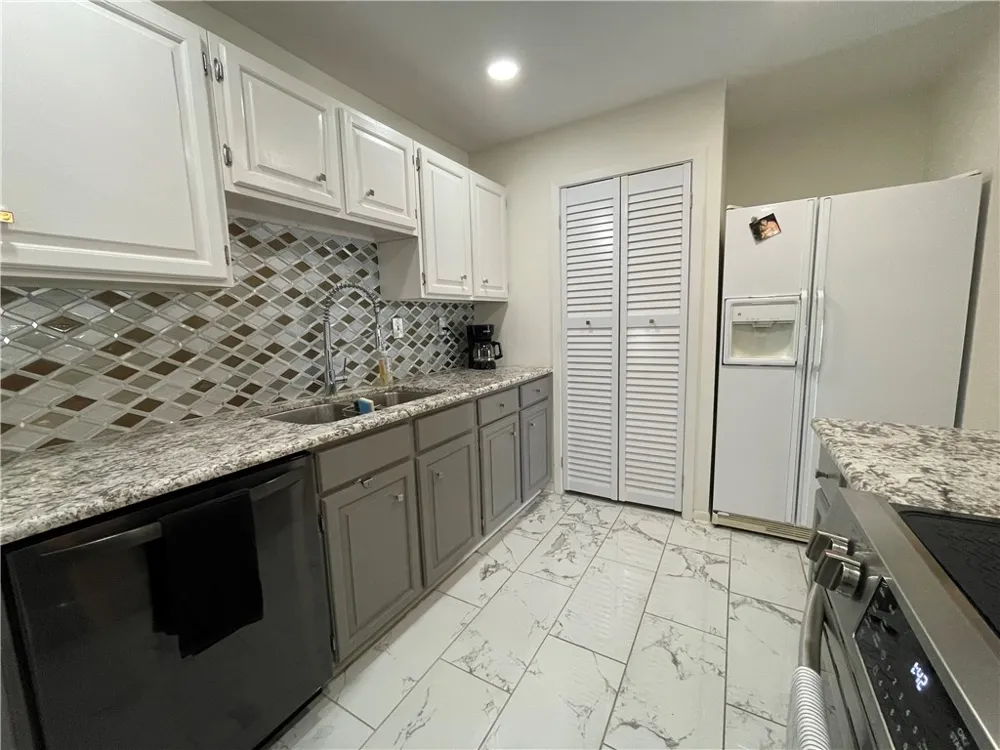 520 S Chaparral Street #402 Corpus Christi, TX 78401