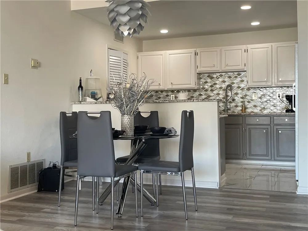 520 S Chaparral Street #402 Corpus Christi, TX 78401