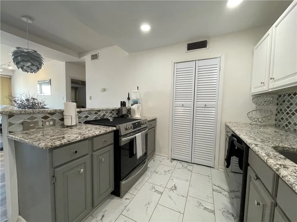 520 S Chaparral Street #402 Corpus Christi, TX 78401