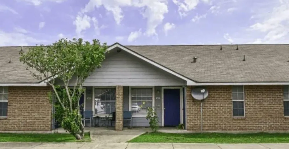 100 Justin Way Eagle Lake, TX 77434