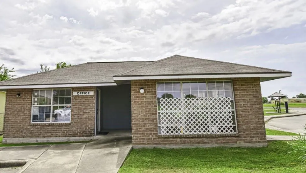 100 Justin Way Eagle Lake, TX 77434
