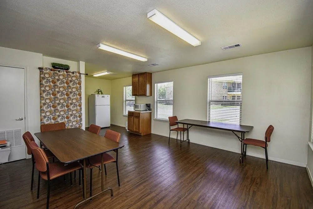 200 Daniels Dr Kerens, TX 75144