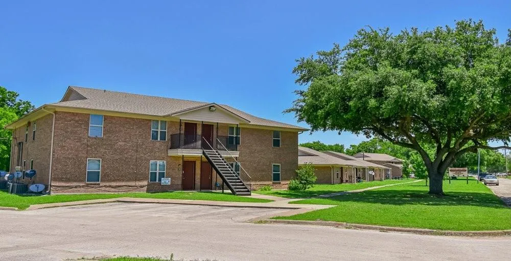 200 Daniels Dr Kerens, TX 75144