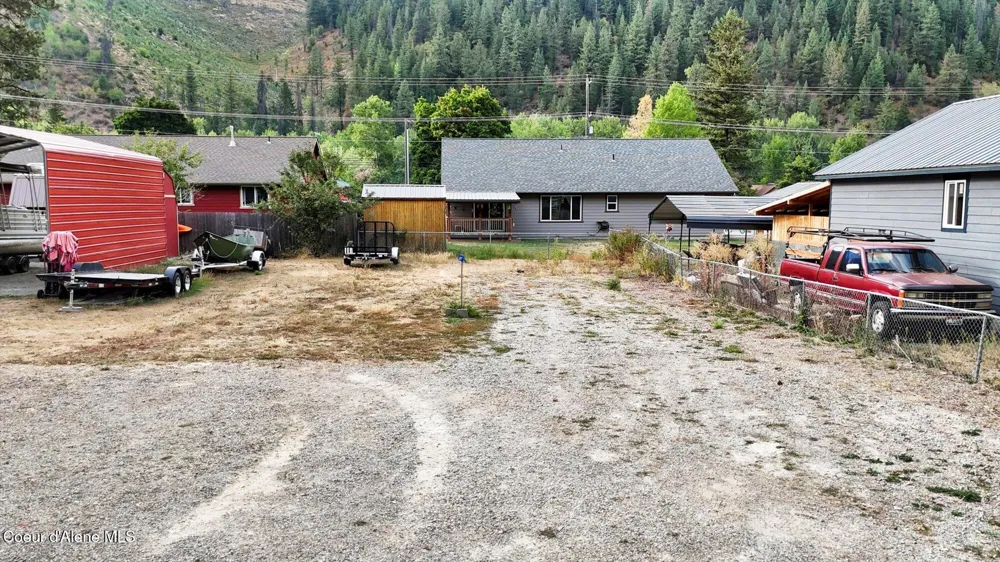 86 E Circle Drive Kellogg, ID 83837