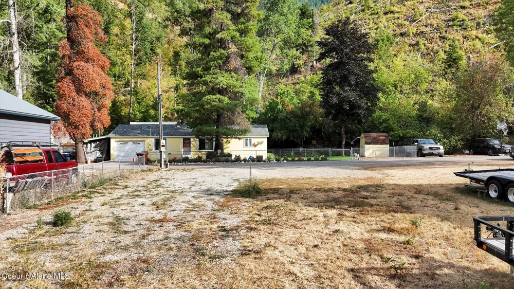 86 E Circle Drive Kellogg, ID 83837