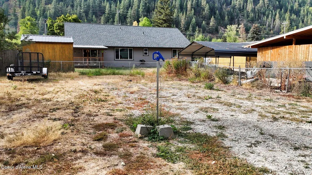 86 E Circle Drive Kellogg, ID 83837
