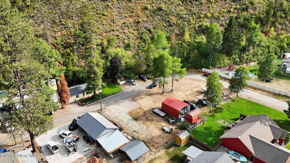 86 E Circle Drive Kellogg, ID 83837