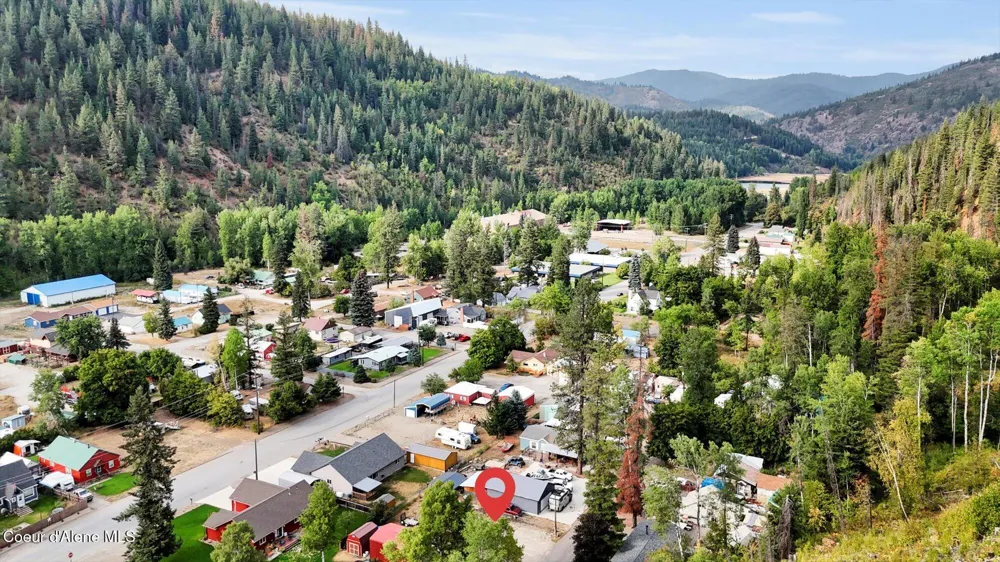 86 E Circle Drive Kellogg, ID 83837