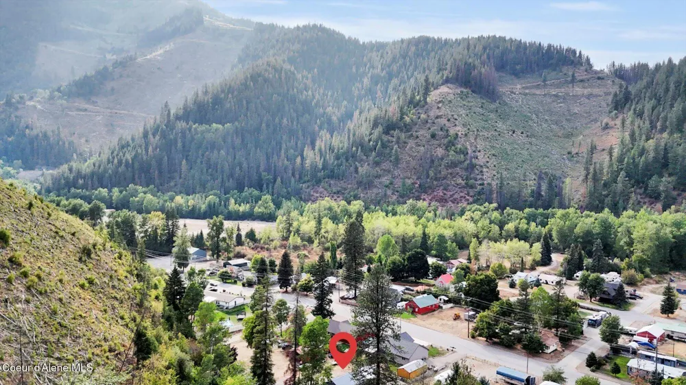 86 E Circle Drive Kellogg, ID 83837