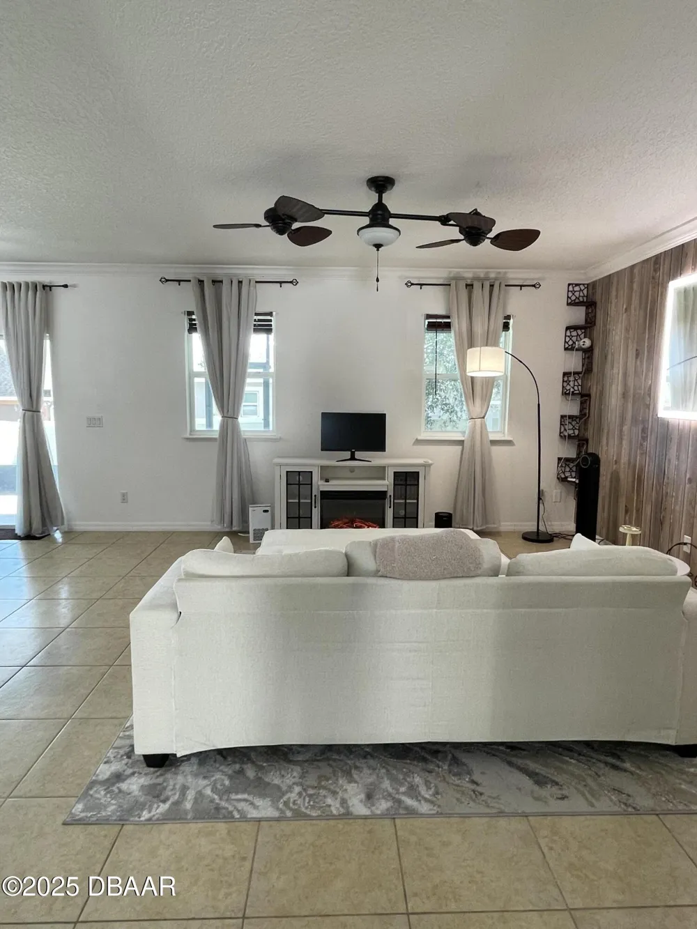 1549 Sterns Drive Leesburg, FL 34748