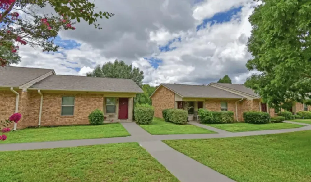 1600 S Palestine St Athens, TX 75751