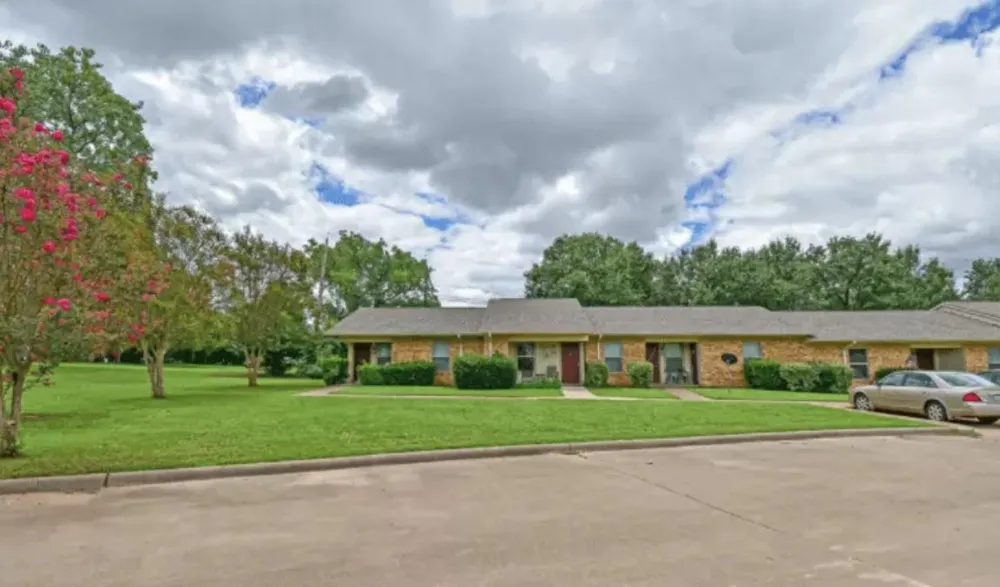 1600 S Palestine St Athens, TX 75751