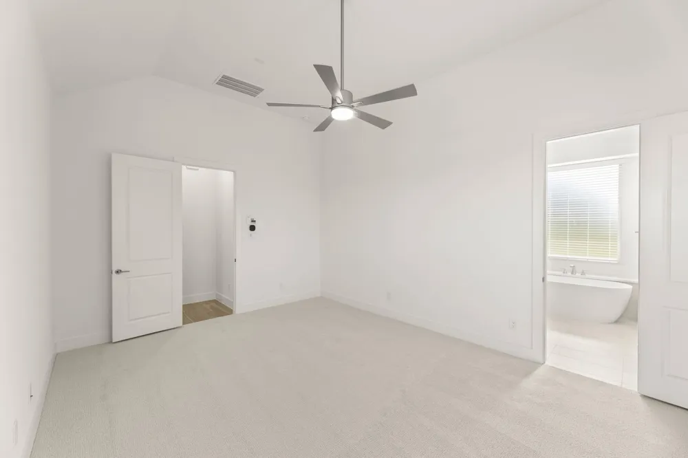 621 S Hidden Lakes DeSoto, TX 75115