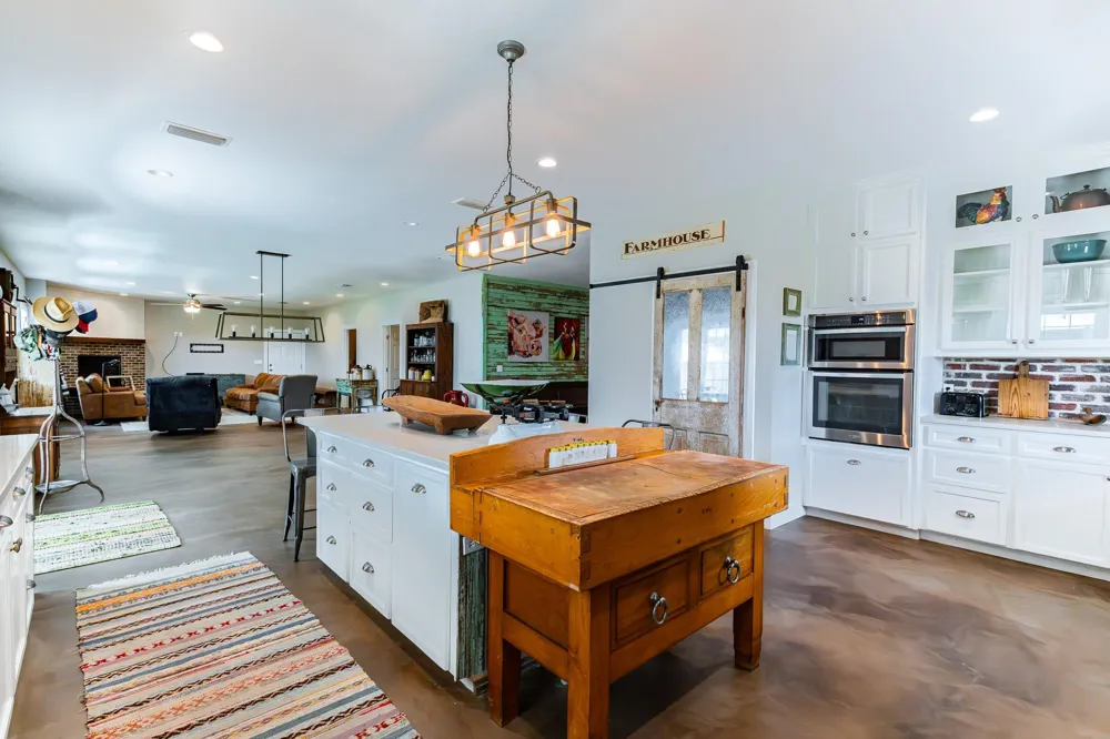 258 Private Rd 2006 Schulenburg, TX 78956