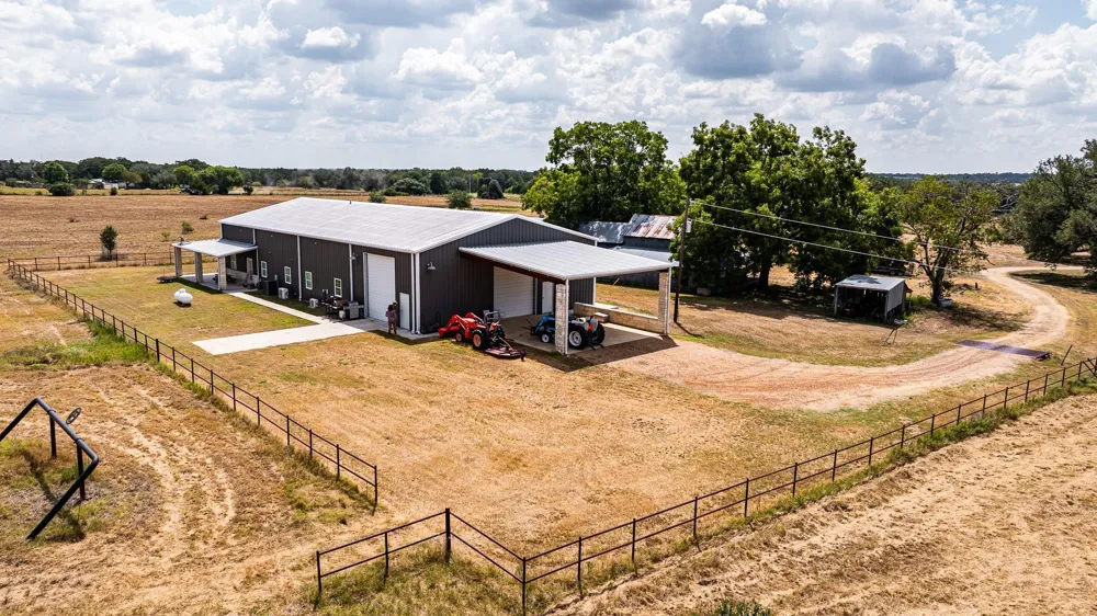258 Private Rd 2006 Schulenburg, TX 78956
