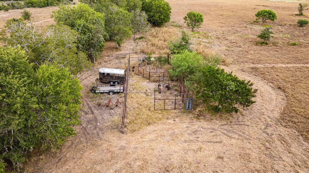258 Private Rd 2006 Schulenburg, TX 78956
