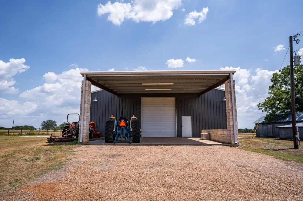 258 Private Rd 2006 Schulenburg, TX 78956