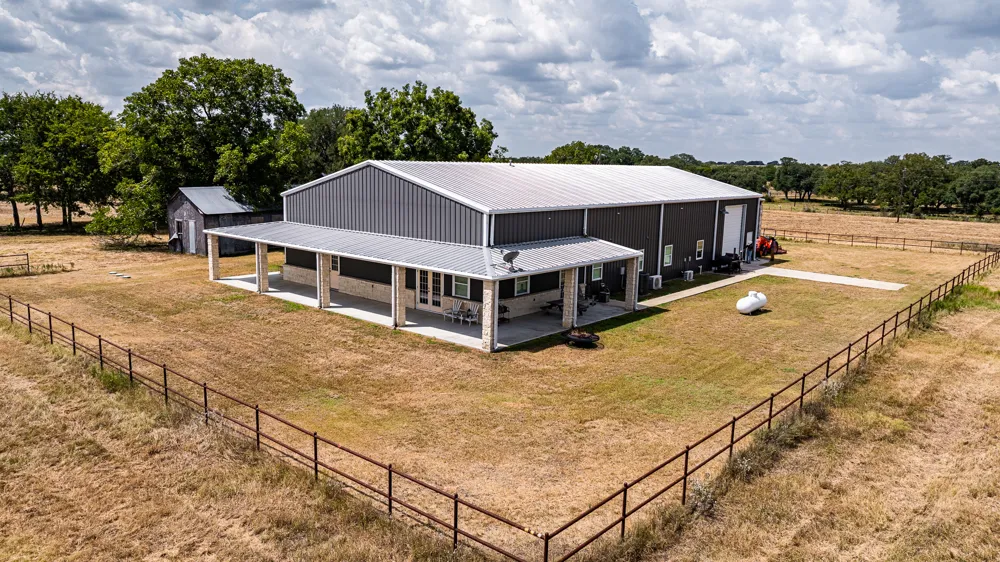 258 Private Road 2006 Schulenburg, TX 78956