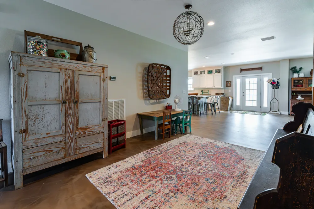 258 Private Road 2006 Schulenburg, TX 78956