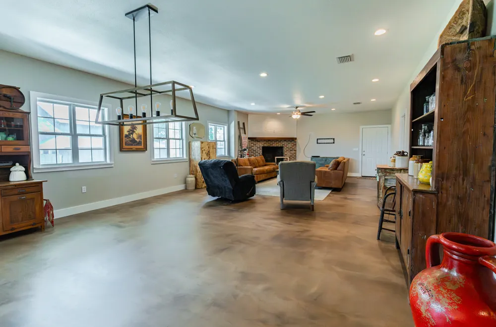 258 Private Road 2006 Schulenburg, TX 78956