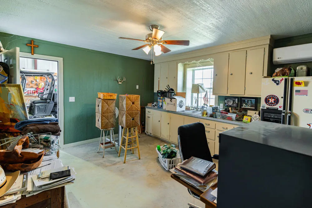 258 Private Road 2006 Schulenburg, TX 78956