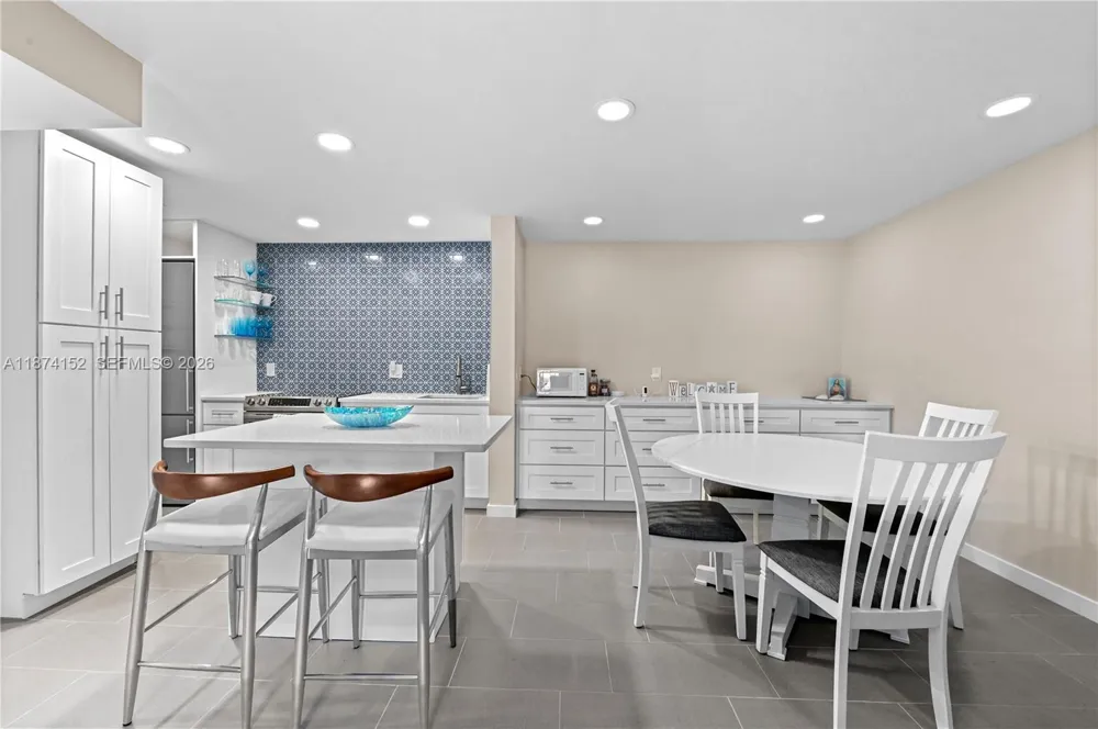 812 Sky Pine Way #C2 Green Acres, FL 33415