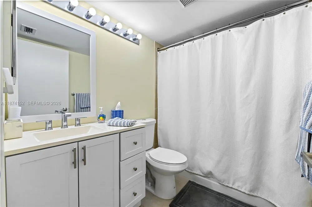 812 Sky Pine Way #C2 Green Acres, FL 33415