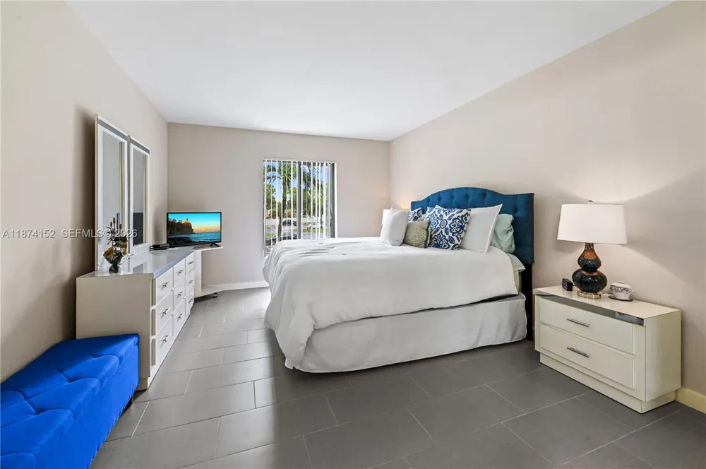 812 Sky Pine Way #C2 Green Acres, FL 33415