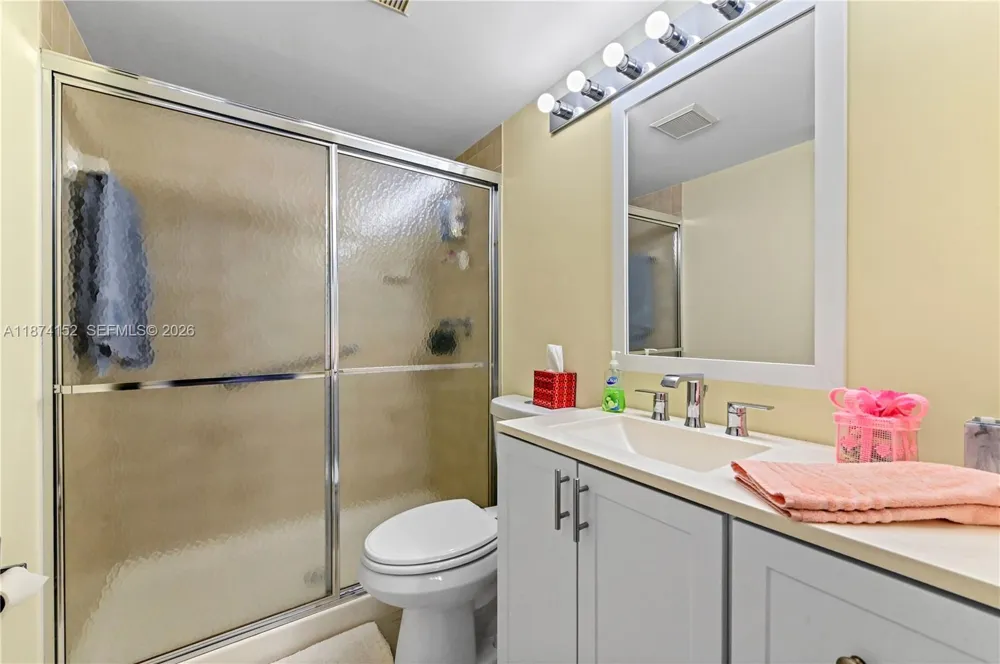 812 Sky Pine Way #C2 Green Acres, FL 33415