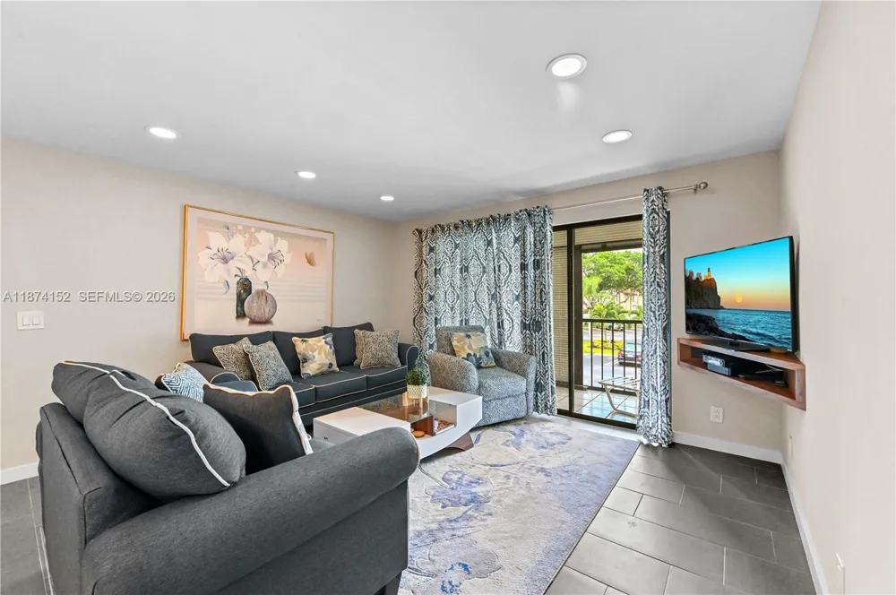 812 Sky Pine Way #C2 Green Acres, FL 33415