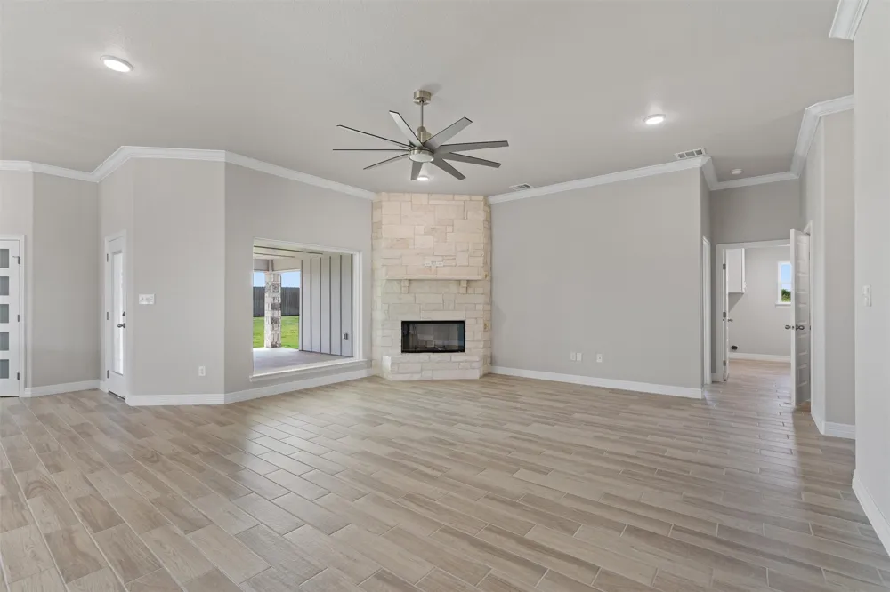 1313 Red Rock Road Hewitt, TX 76643