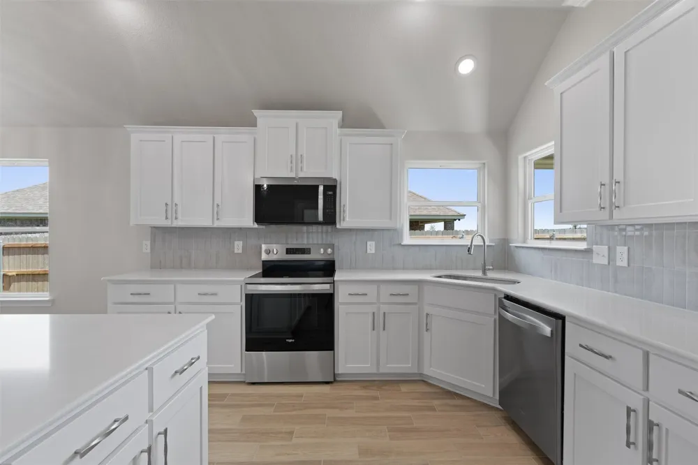 1313 Red Rock Road Hewitt, TX 76643