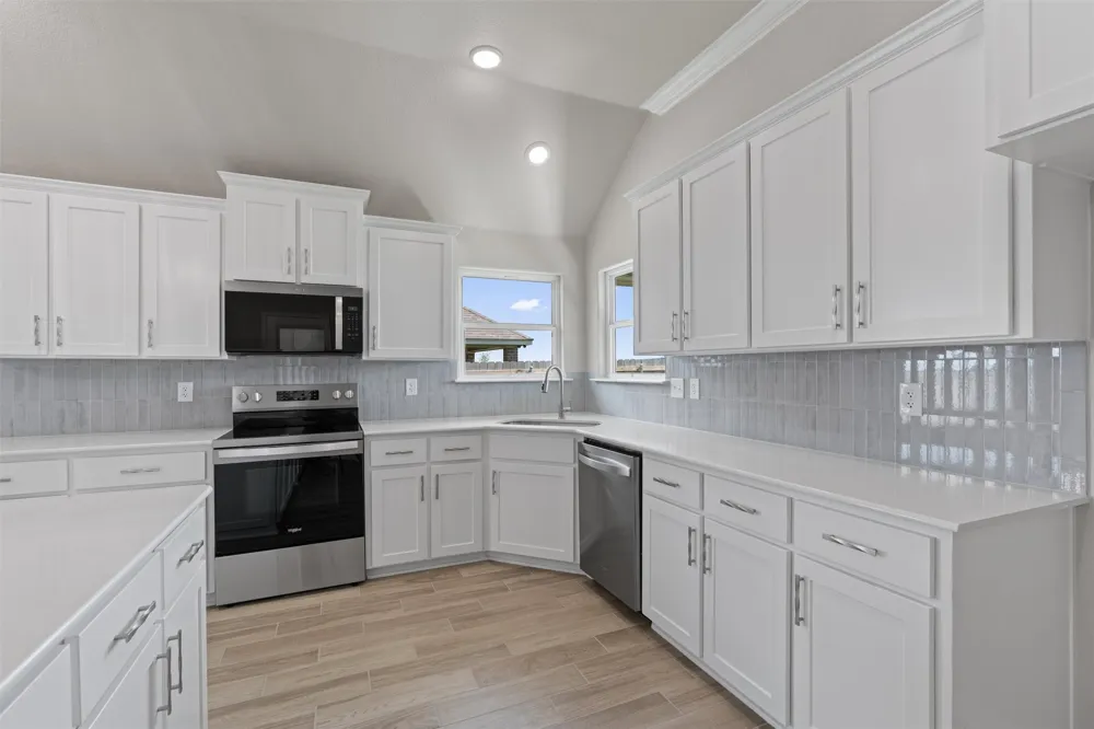 1313 Red Rock Road Hewitt, TX 76643